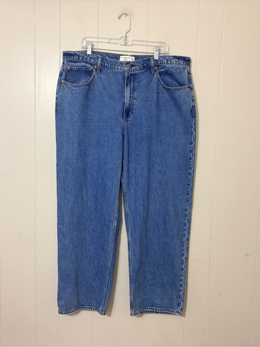Abercrombie & Fitch The Loose High Rise Jeans Medium Wash Size 34 / 18